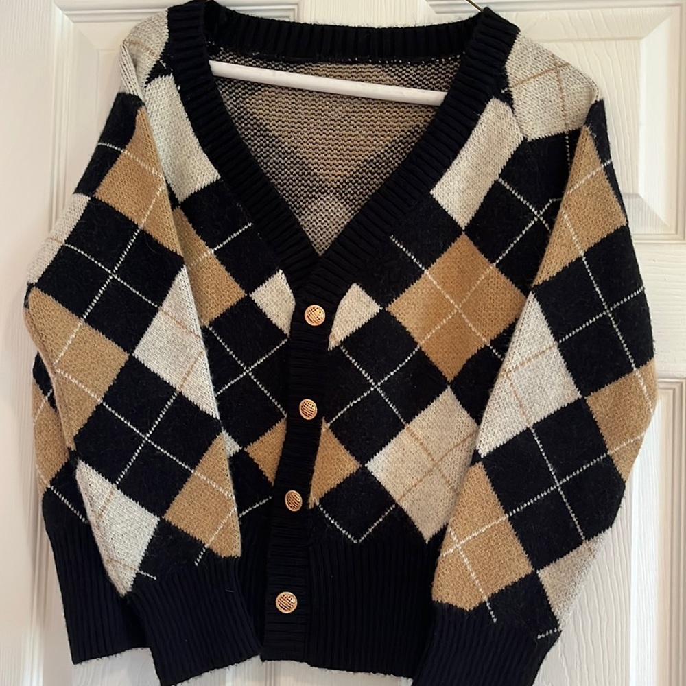 Classic, checkered ladies warm cardigan